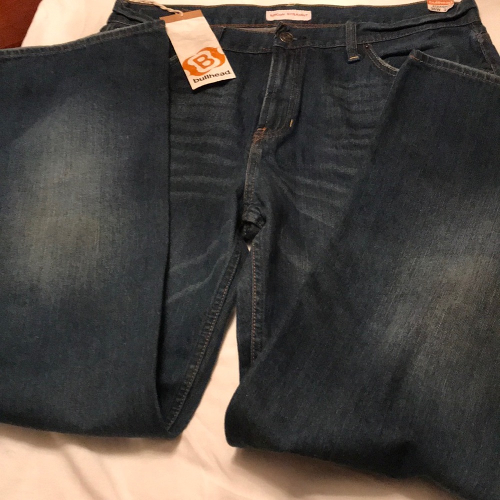 Bullhead Jeans. W 36.   L 32